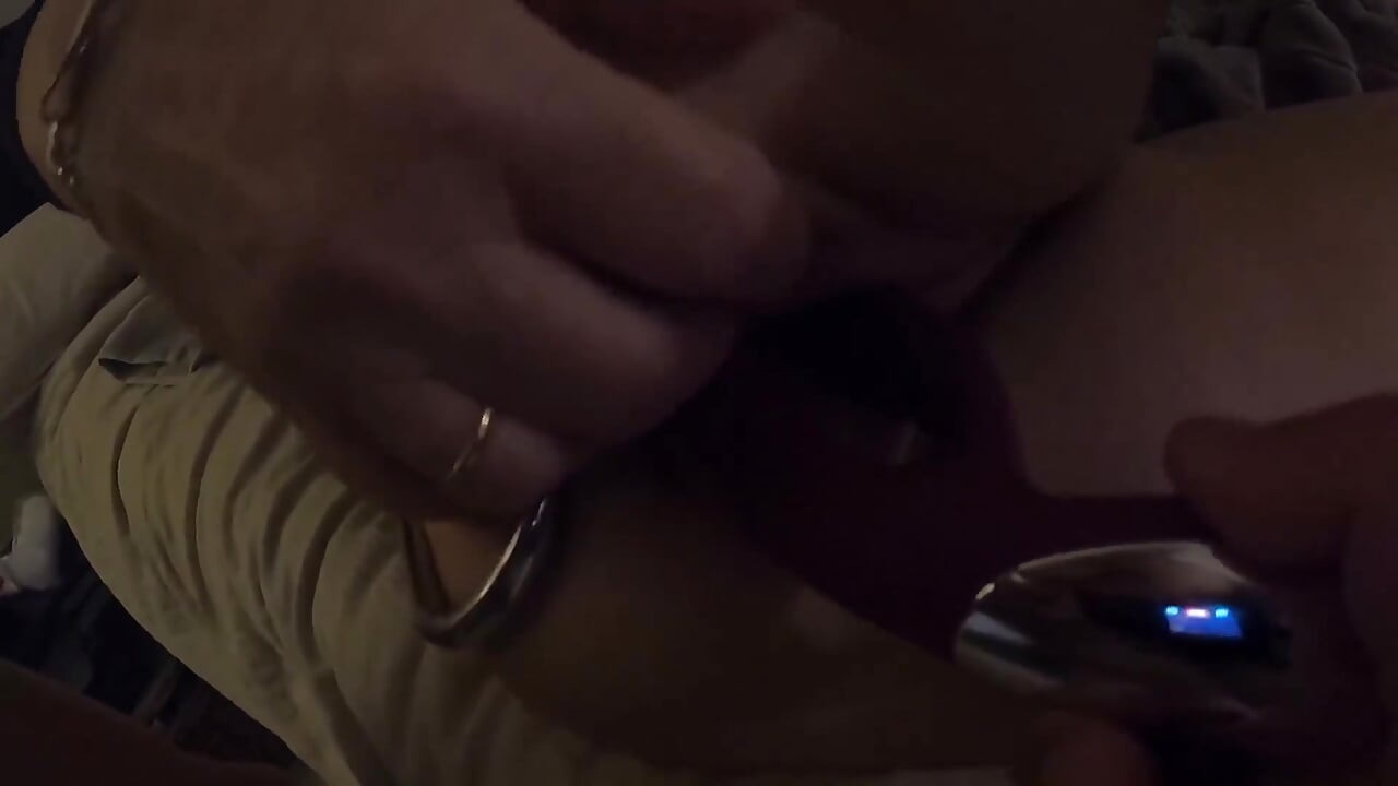 Akasztva és játszadozva