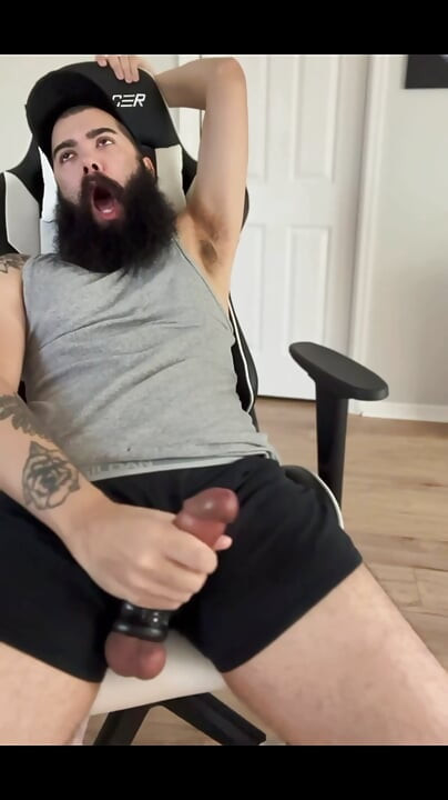 Hairy Latino big dick daddy Brysonthickxxx from x gooning Cumpilation