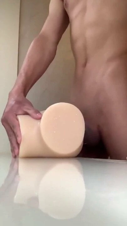Scopata con sex toy e sborrata