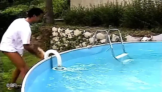 Joha'nın arka bahçede götüne şaplak atma eğitimi