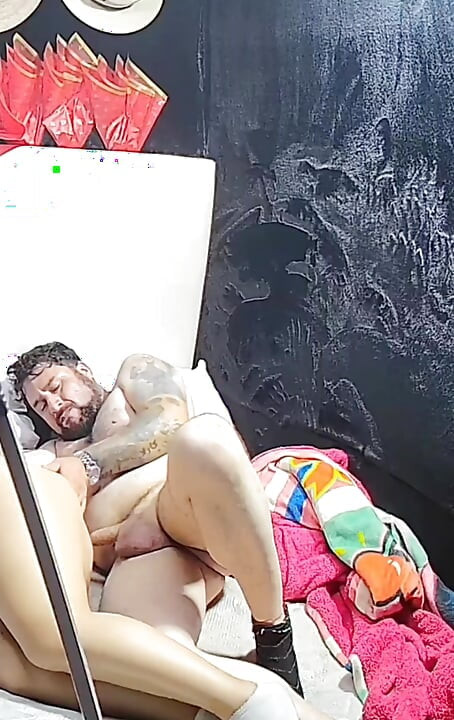 Büyük yarakla ilk anal boşalma