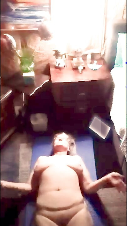 Hot BBW MILF Doing Her Daily Morning Naked Yoga!