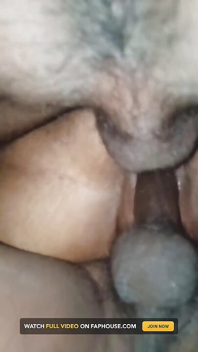Manželovi Přátelé Dali Do Pití Dry a Měli Se Mnou Sex