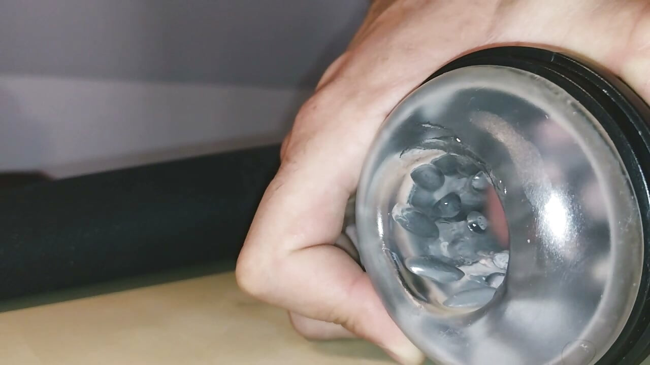 Yakın çekim fleslight sikme ve senin için yavaş çekim boşalma