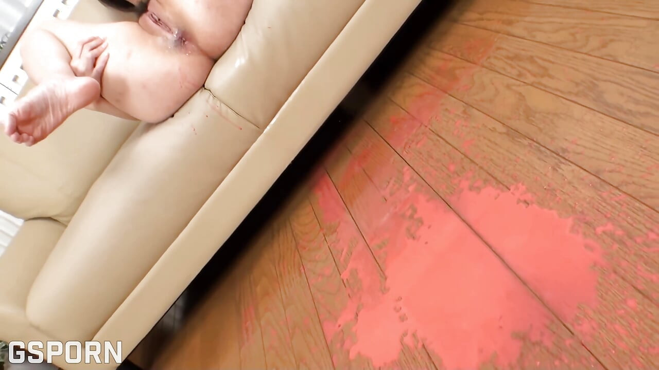 Anális játékok és DP baszás szexi japán lány JAV hármasban