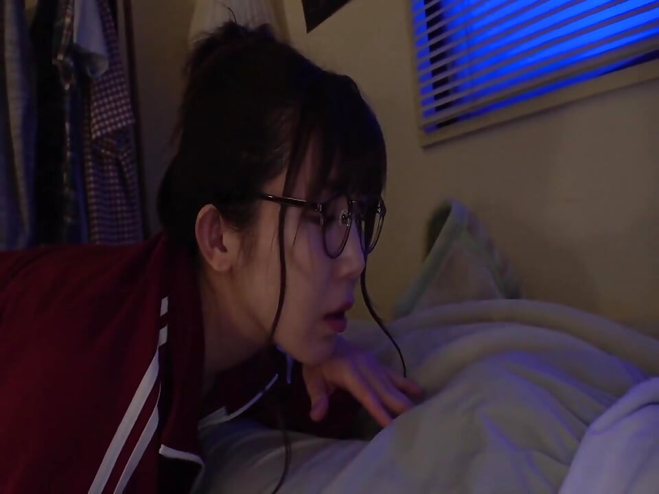 Late Night Blowjob Lessons From an Inexperienced Stepsister