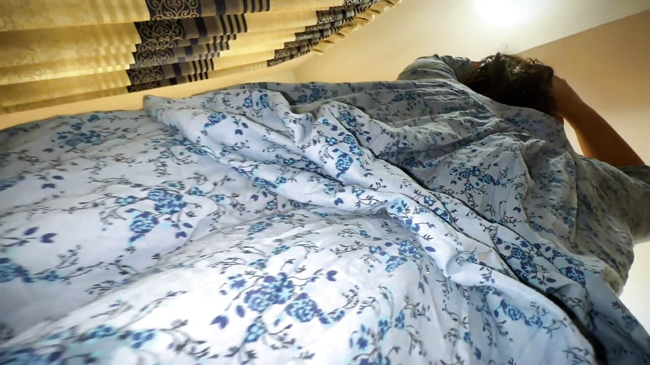 Arab Beautiful Huge Hanging Boobs & Big Ass Tall Muslim Stepmom Want Fuck