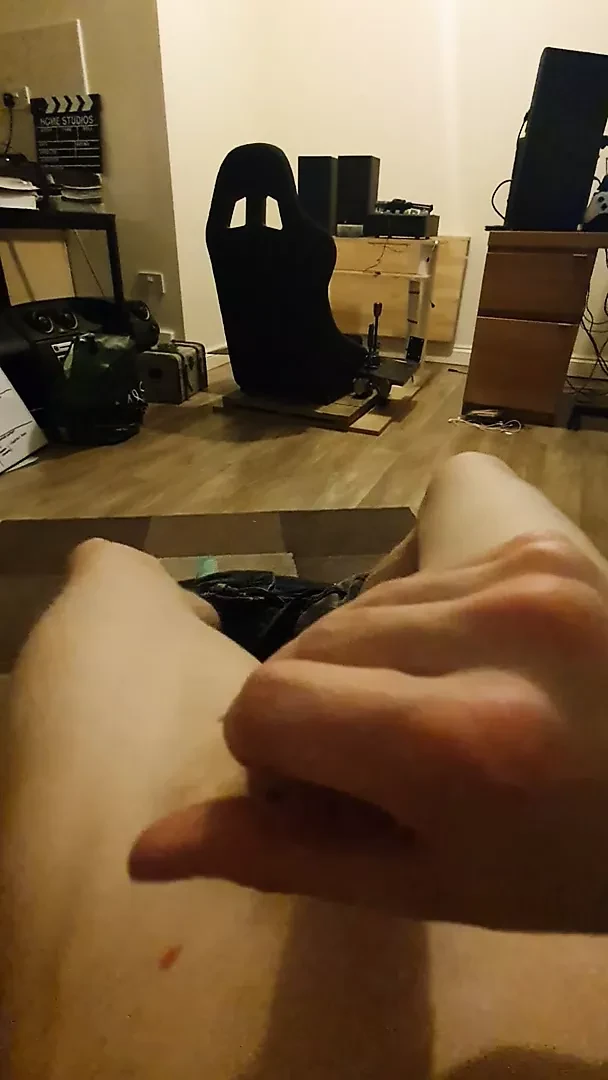 Sunday evening wank!