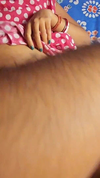 Emotivni trenutak iz "Indijskog seksa polusestre koja žestoko jebe Riya Bhabhi Seks video"