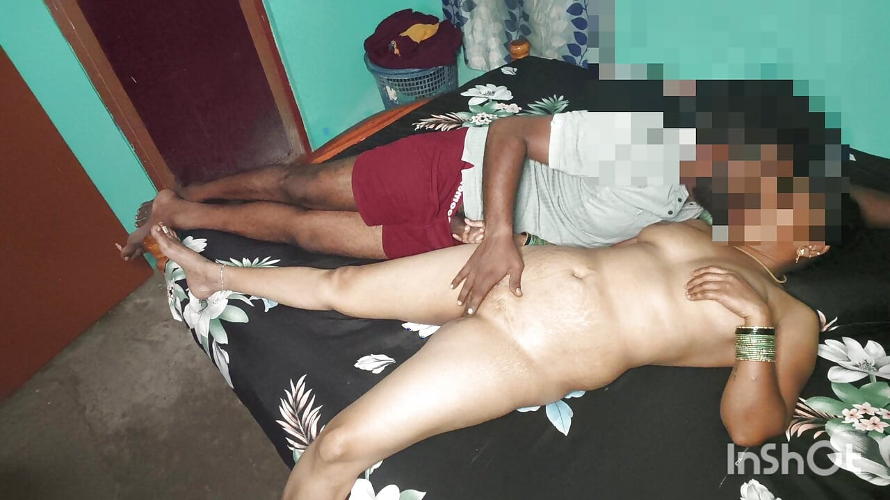 Awek desi tamil mengongkek suami