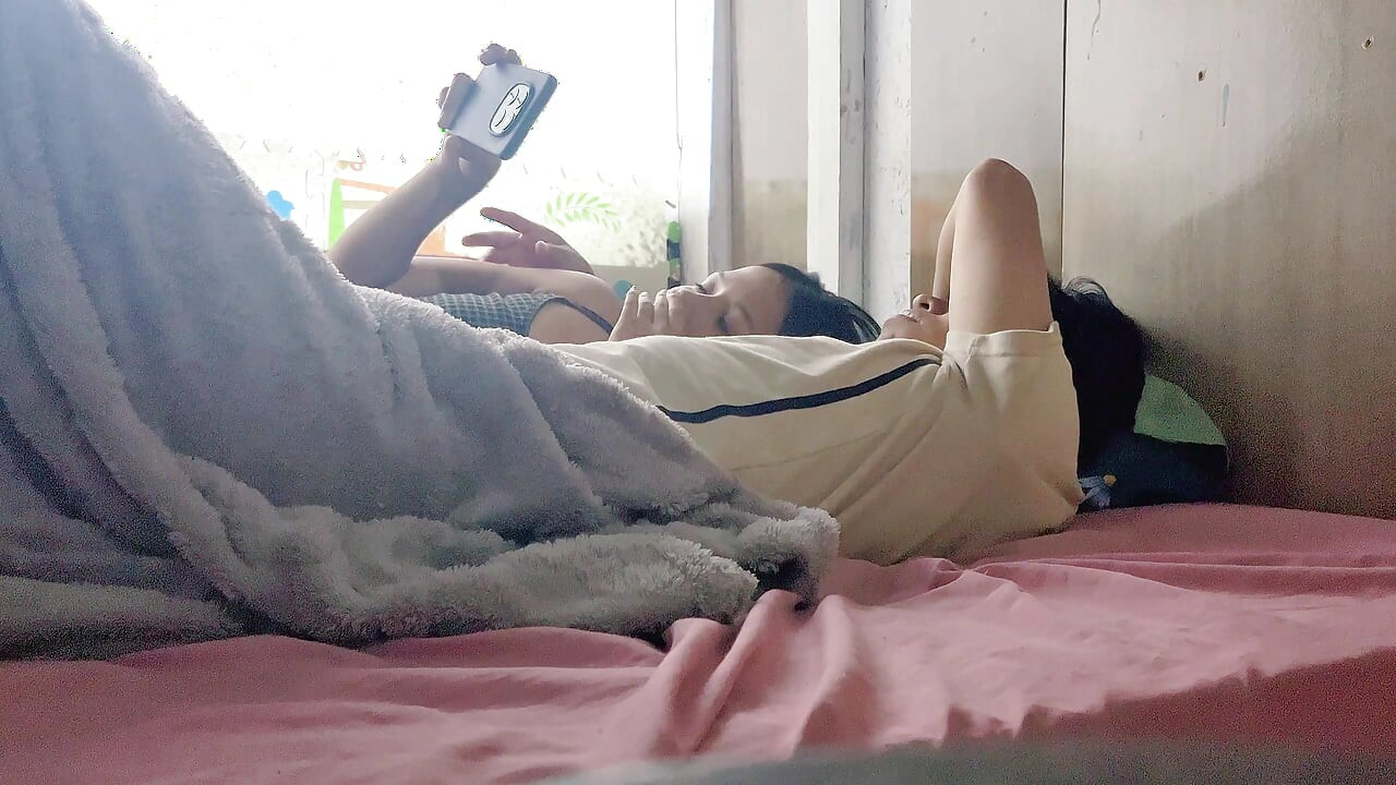 คืนดูหนังกลายเป็นค่ําคืนแห่งการเย็ดที่เร่าร้อน