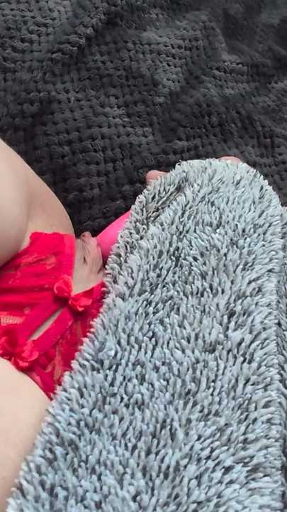 VEDERE LA PERSOANA 1 - Orgasm luxuriant cu vibrator în chiloți