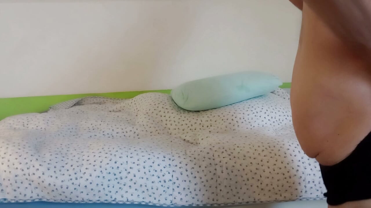 Naked Hump Masturbation: See How a Hump Works
