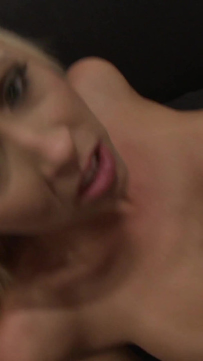 Iconic moment from "notgeile blondine laesst sich lecken und danach hart ficken"