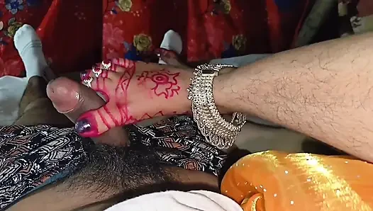 Istri desi India yang sudah menikah disetubuhi di kamar tidur