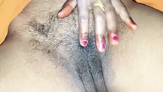 Bhabhi Ki Garam Chut Me Ungali Karti He