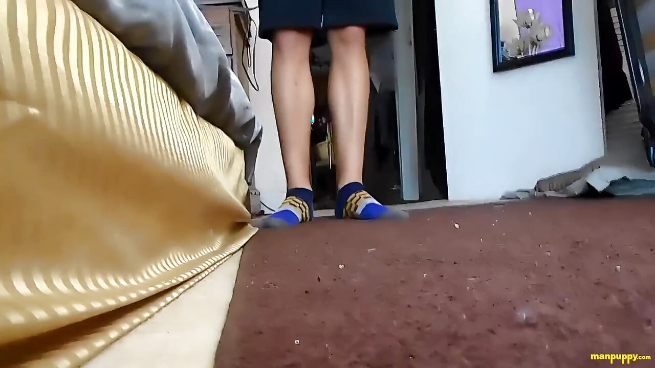 Diseksa oleh twink gergasi kerana mengganggu senamannya