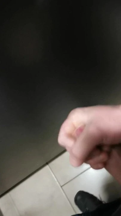 Cum in Wc