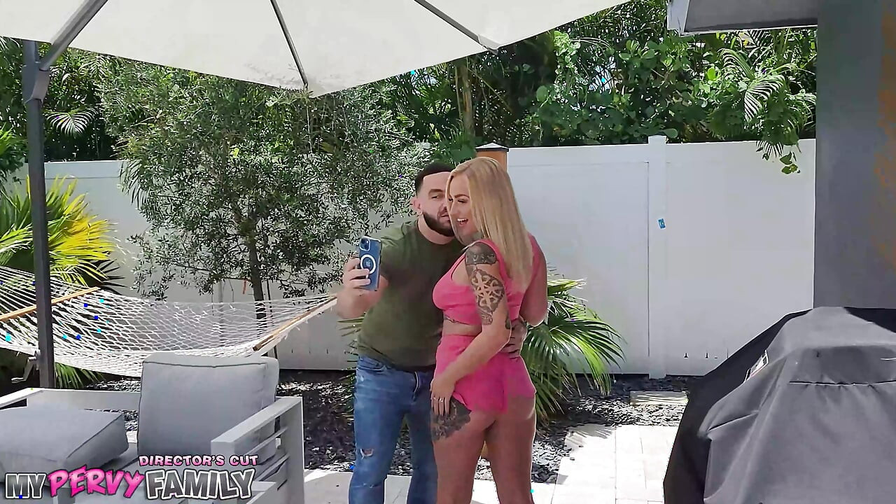 MyPervyFamily - My Hot Blonde Stepsister Roleplays As Stepmom?? - Elana Bunnz - DIRECTOR'S CUT