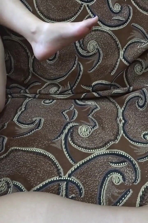 Anya dientot sama dildo ukuran raksasa