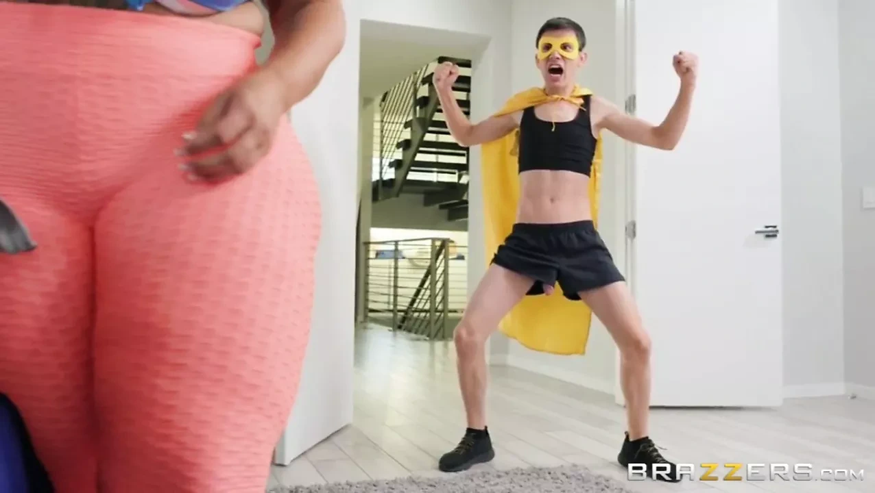 大熟女Sofia被继子操