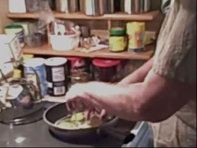 Sexy holandesa milf gilf cocina desayuno