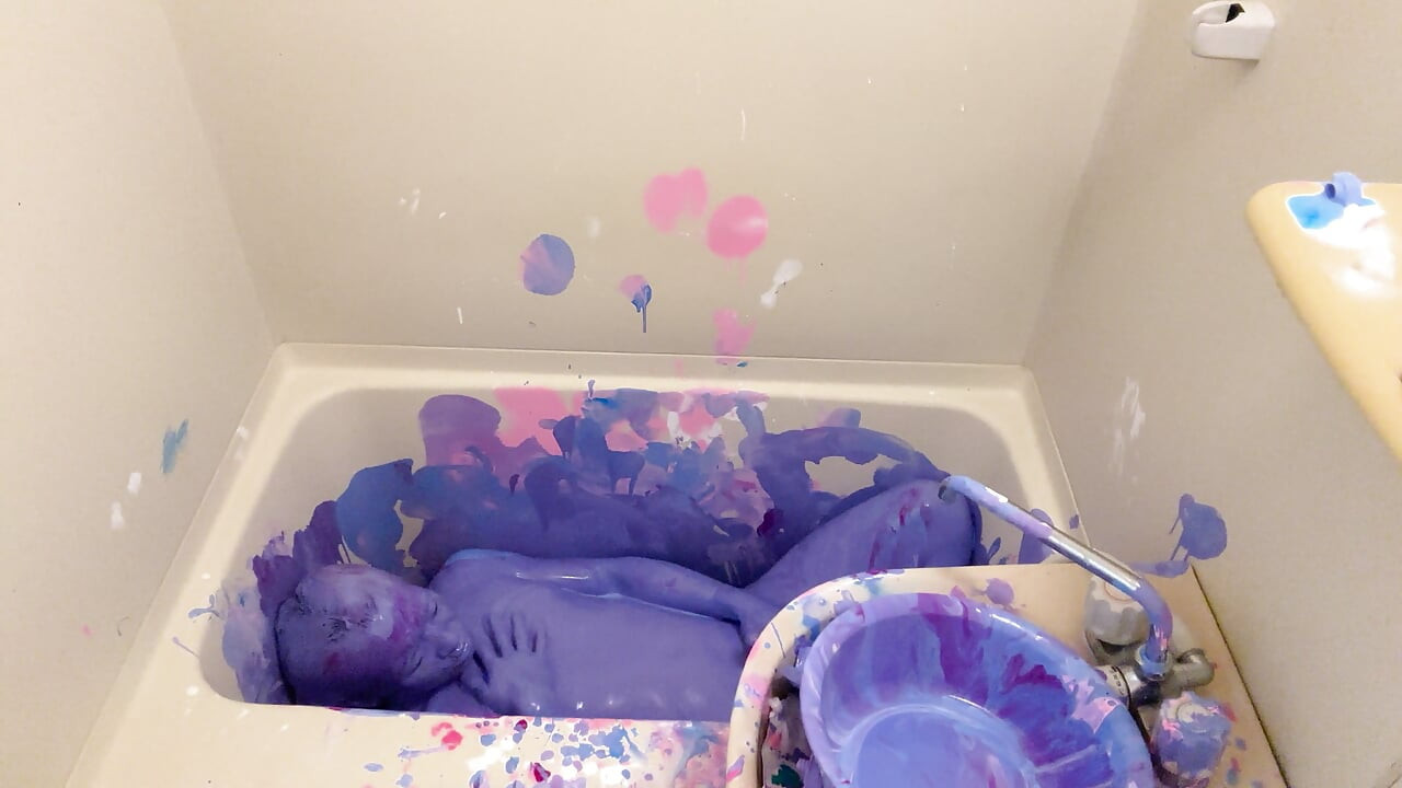 WET&MESSY Messy Play: Covered in Paint by a Boy 2