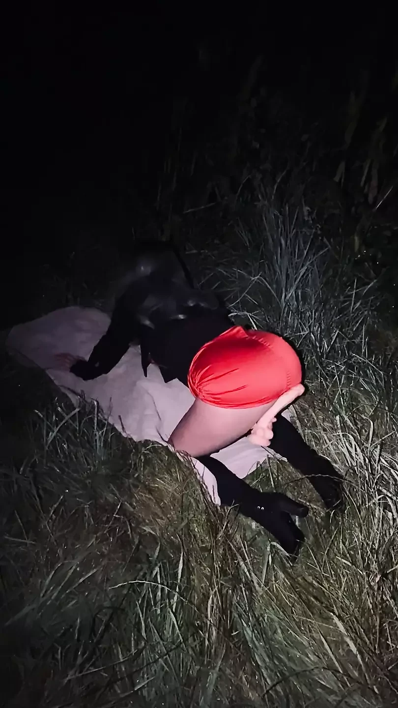 Kint a sötétben, egyedül megijedtem