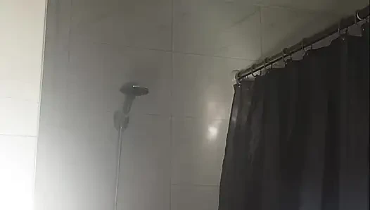 Мокрая красотка