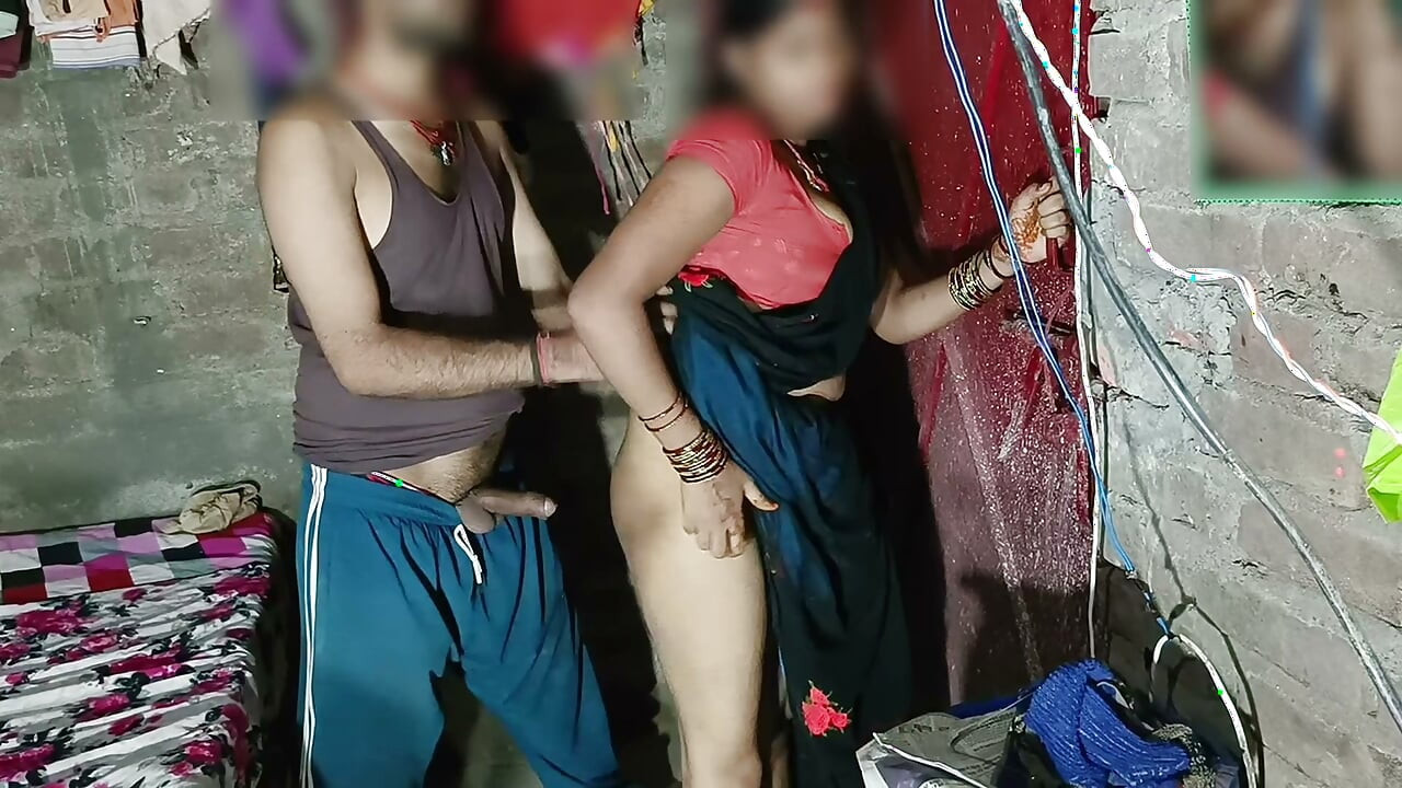 昼間の秘密セックス。義弟が義姉の部屋に入り、義姉を口説き落として乳首を吸い、義姉を突き上げて立たせた。