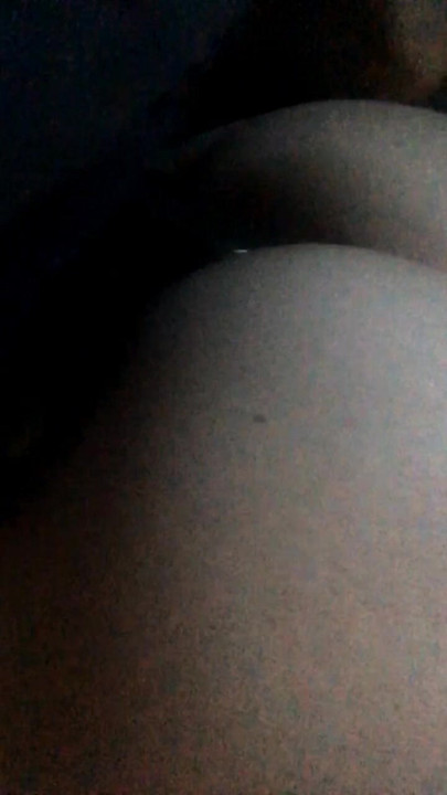 White bubble butt bouncing on dildo