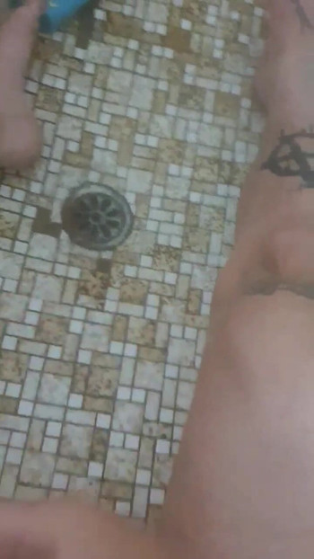 Wank in the shower