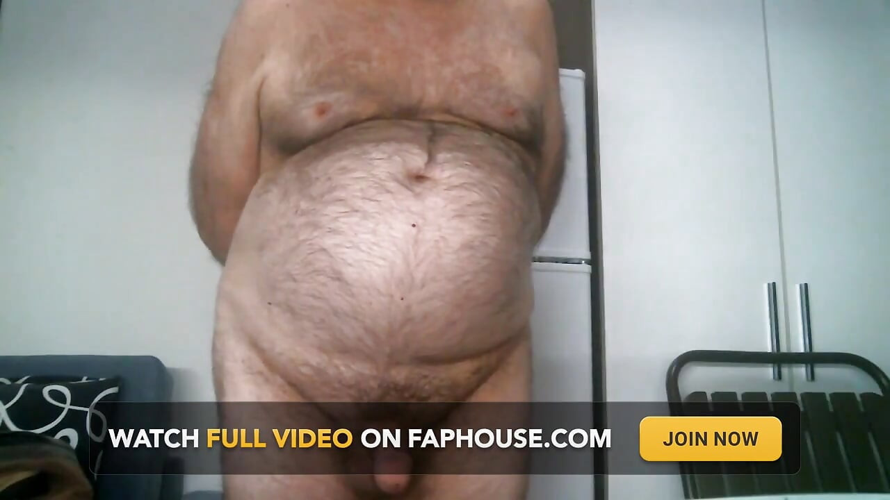 Furry Bear Coach Karl Live Cam Show