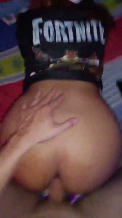 a boa foda que meu vizinho me dá, eu sou sua morena de bunda grande e peitos naturais enormes pronta pra chupar pauzão… | Clip 2