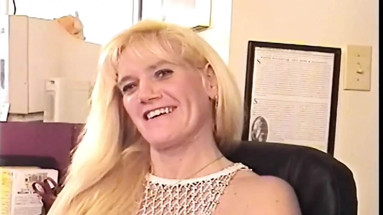 Mature Blonde MILF Spreads Wide Fingering Herself Hard