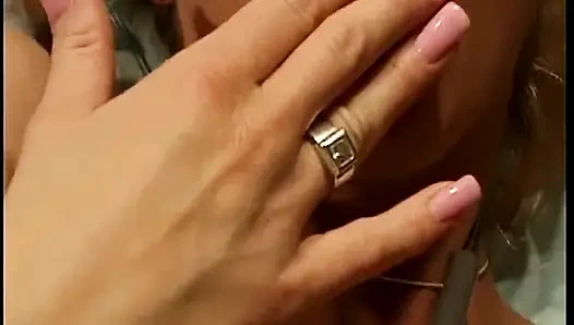 Грудастая милфа-доктор-блондинка глубоко заглатывает пульсирующий член в бурном осмотре