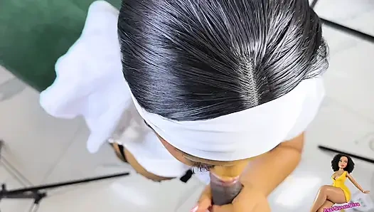 Freche nonne bekommt tiefe kehle