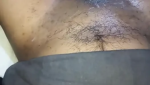 Rasierte den penis und die eier meines nachbarn, auf alte Weise sah sein rasierter schwanz sehr lecker aus, und ich gab ihm seine ersten