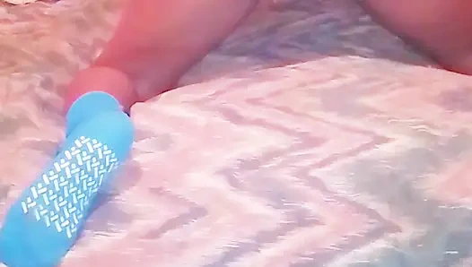 Yeni kostümüm üzerinde tek başına twerk yapıyor