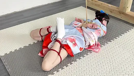 Versi klimaks dari memakai kimono di hari yang cerah