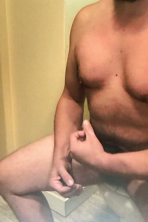 Jerking off till I drip cum in hand