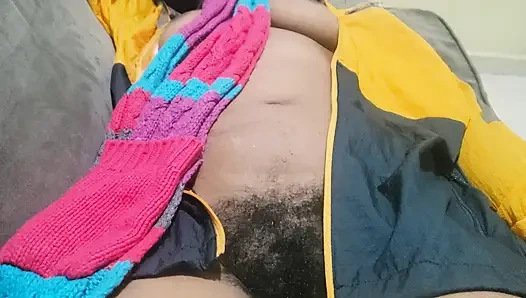 Hairy &charming babe - memek aduhai cewek amatir dengan memek aduhai ini dientot habis-habisan sampai matanya merem melek