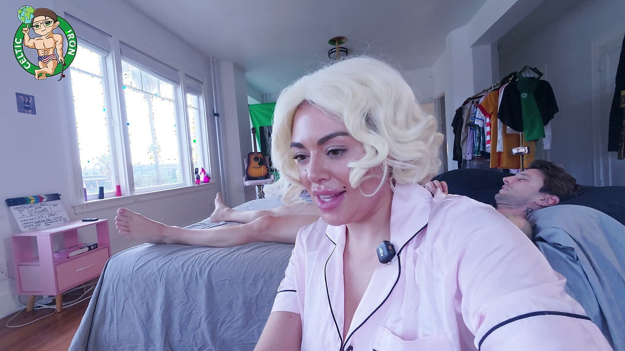 POV Loira Marilyn Monroe Peitos Grandes
