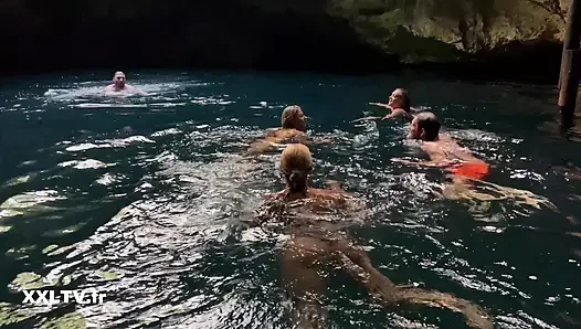 Rebecca Volpetti ve Tiffany Leiddi ile Meksika'da dörtlü seks