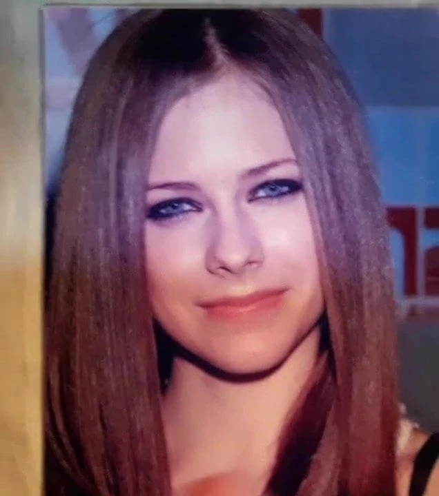 Cum to my princess Avril #2