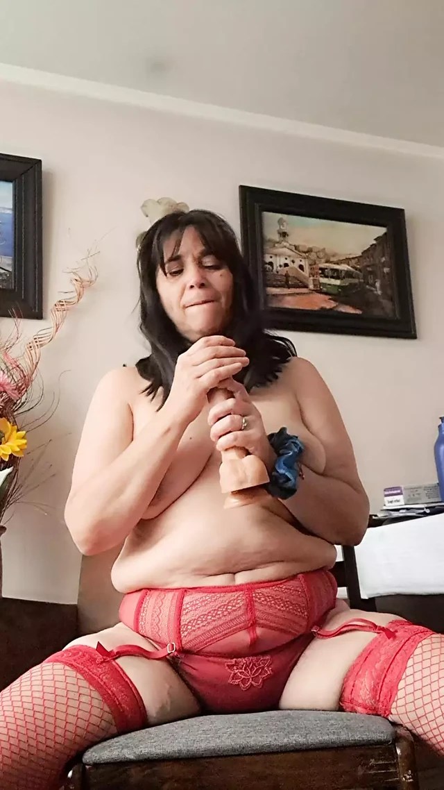 Excited mature milf rubbing her pussy in front of the camera