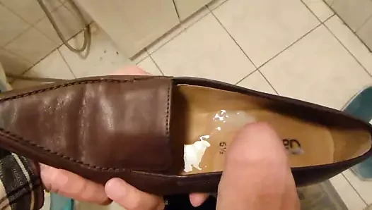 Cum içinde hanımları kahverengi yüksek topuk ayakkabı