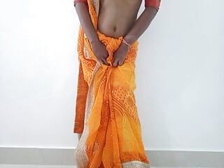 Une belle-mère magnifique en sari a envie de baiser le cul et de sucer la chatte