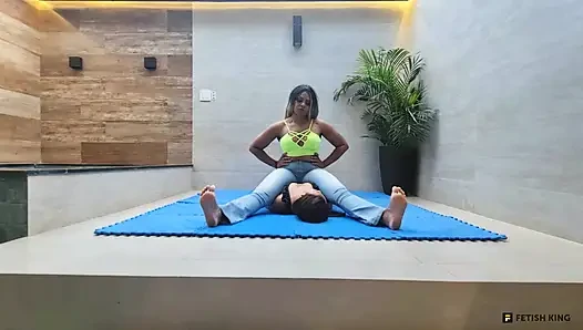 Chest Sitting - Strong Legs and Muscles Lebian Fight Girls