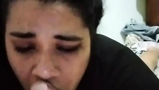 Setelah blowjob mereka mendorong kontol ke pantatku